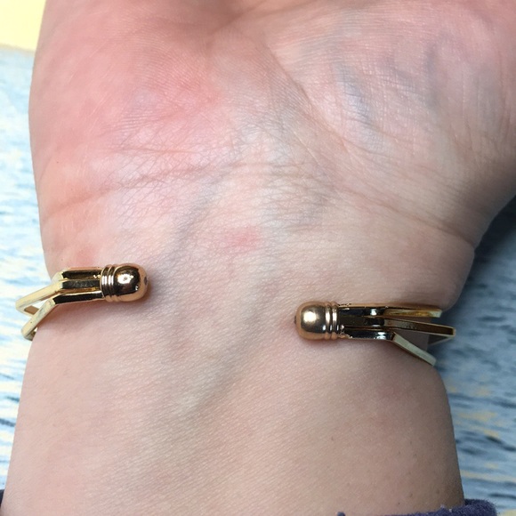 Gold Toned Geometric Bracelet - Picture 4 of 8